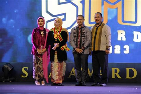 Khofifah SMA Awards Jadi Ajang Generasi Muda Menuju Indonesia Emas