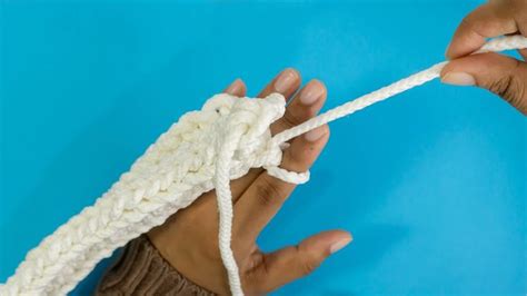 Knitting With Fingers Handiwork Finger Knitting Easy Tutorial