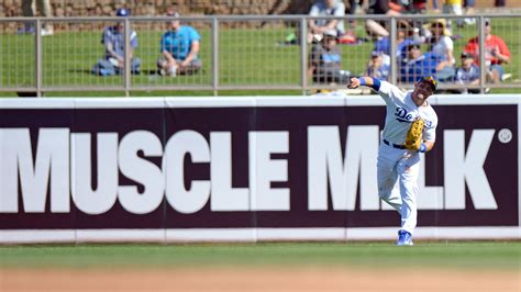 2013 Dodgers player profile: Skip Schumaker, the middle man - True Blue LA