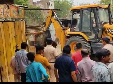 Bulldozers Houses And Shops Demolished On Illegal Occupants Of Railway