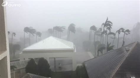 Louragan Irma sévit à Tampa et à Naples en Floride 11 09 2017 LIVE