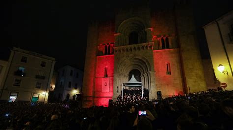 S Velha De Coimbra Cheia Para Serenata Que Contornou A Vontade Da Psp