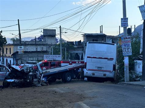 Choque De Autobús En Malinalco Deja 4 Muertos Y Más De 20 Heridos