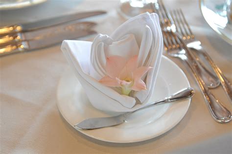 Elegant Napkins And Fold Styles For A Bridal Shower Bridal Shower