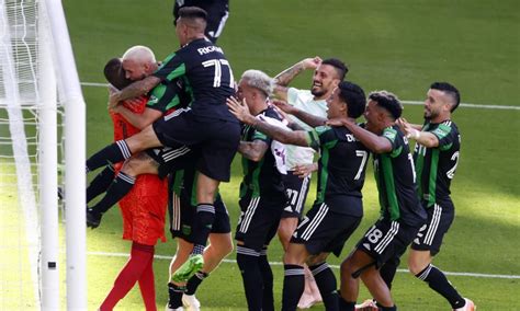 Austin Fc Beats 10 Man Rsl In Wild Mls Playoff Game