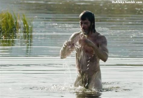 OMG He S Naked Chris Pine Goes For A Rugged Full Frontal In Netflix S