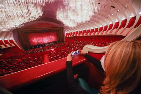 Capienza Stadi E Cinema Riapertura Discoteche Le Regole In Vigore