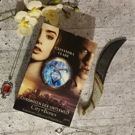 Lucciola Rezension Cassandra Clare Chroniken Der Unterwelt 1