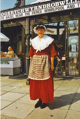 Traditional Welsh Costume: A Brief History - Welsh Treasure