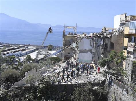 Crollo Palazzina A Torre Annunziata Divieto Dimora Per Larchitetto