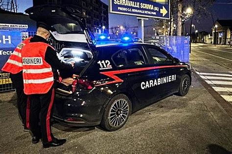 Novi Controlli In Viale Saffi Cinque Giovani Segnalati Per Droga Il