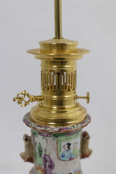 Paire de lampes en porcelaine de Canton et bronze doré circa 1880