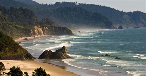 10 Oregon Coast Hotels To Book For A Remarkable Fall Getaway