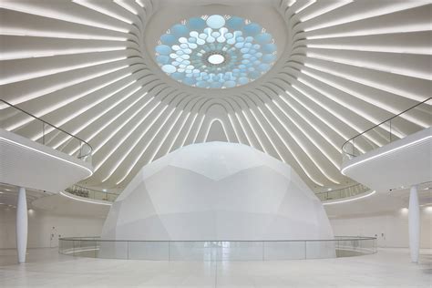 Santiago Calatrava Tops UAE Pavilion At Dubai Expo With 28 Opening