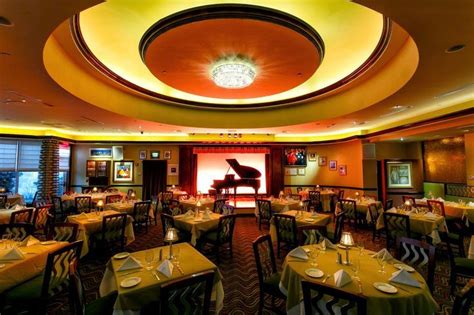 Experience The Best Of Lorenzos Restaurant Bar And Cabaret