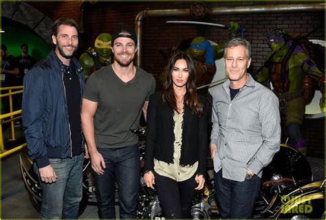 Megan Fox & Stephen Amell Bring New 'TMNT' Trailer to WonderCon - Watch ...