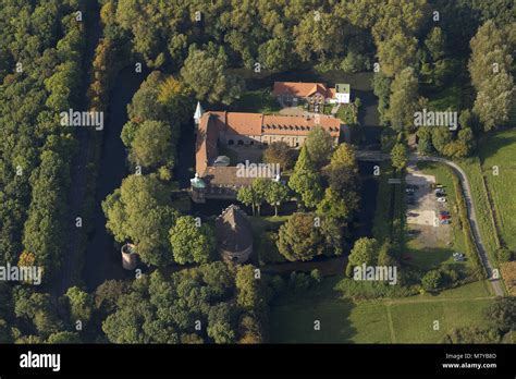 Luftaufnahme Wasserschloss Schloss Bladenhorst Castrop Rauxel