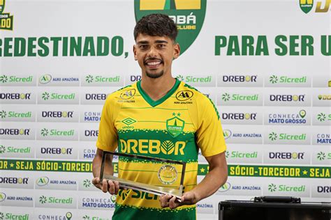 Ganhador do Puskás Madruga quase fechou o Palmeiras