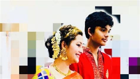 Pawan Kalyans Ex Wife Renuu Desai Announces Her Engagement See Pics