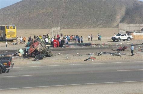 Al Menos 37 Muertos En Perú En Un Choque Entre Tres Autobuses Y Un