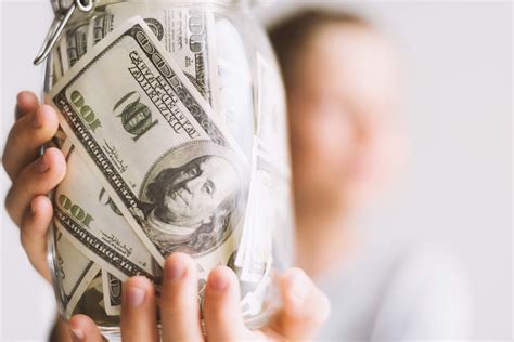 16 simple ways to save money & reduce your expenses - Momalot