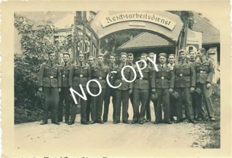 FOTO WK II Wehrmacht Soldaten Lager Arbeiter Uniform Ostfront H1 65 EUR