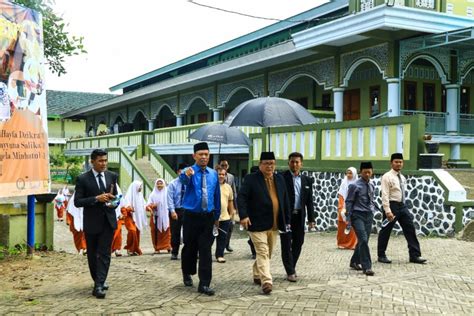 Badan Wakaf Pmdg Kunjungi Kampus Kampus Cabang Di Kediri Dan Banyuwangi