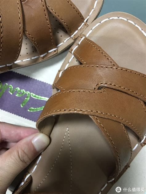 Clarks Tustin Sahara 凉鞋外观展示皮质 魔术贴 鞋底 摘要频道 什么值得买