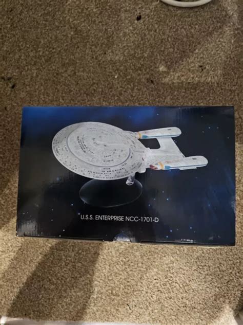 STAR TREK EAGLEMOSS Federation Starship USS ENTERPRISE NCC 1701 D XL