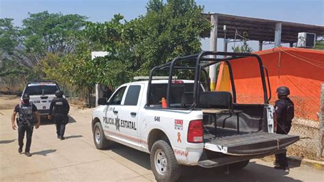 Grupo Armado Irrumpe en Escuelas de Coyuca de Benítez para Asaltar a