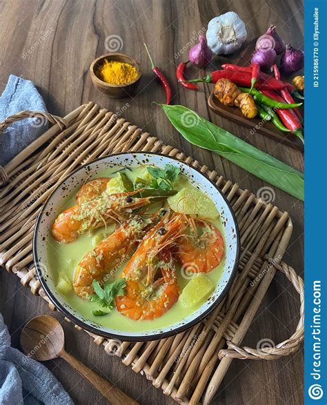 Udang Masak Lemak Stock Photo Image Of Lemak Packed 215986770