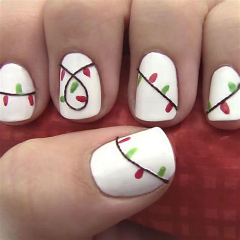 25 Easy Christmas Nail Art Designs To Try Yourself — Elephant On The Road Christmas Nail Art