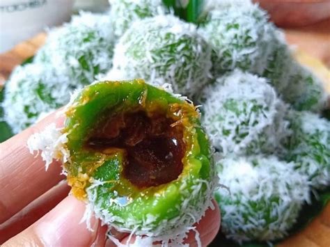 Resep Klepon Manis Kenyal Untuk Camilan Keluarga