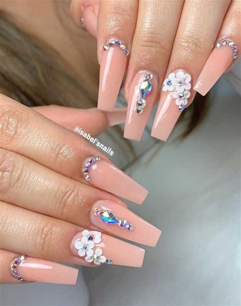 32 Pretty And Eye Catching Nail Art Designs