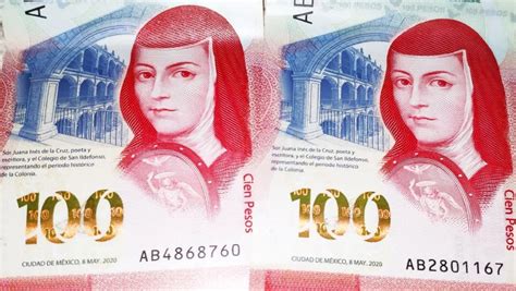 Niño ofrece a coleccionistas nuevo billete de Sor Juana para comprar