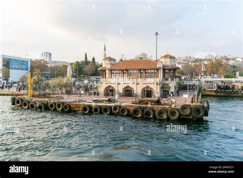 Bosphorus strait cruise Stock Photo - Alamy