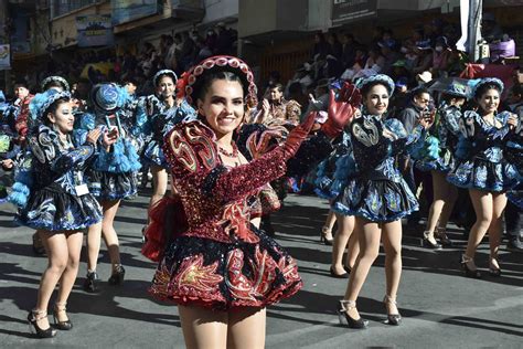 La Danza De Caporales Es 100 Boliviana