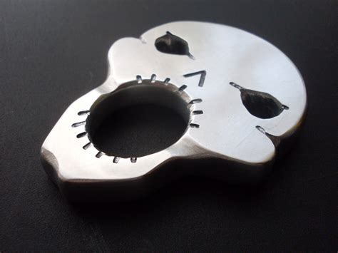 Weaponcollector S Knuckle Duster And Weapon Blog One Finger Skull Knuckle Duster