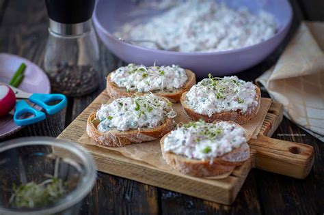 Twarożek na kanapki pasta z twarogu z kiełkami