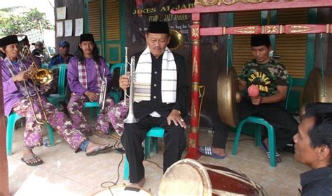 5 Tradisi Betawi Yang Masih Lestari Ada Roti Buaya