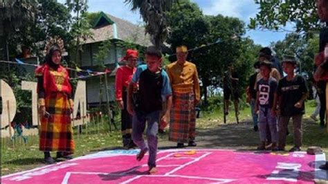 14 Permainan Rakyat Ramaikan Festival Budaya Benteng Somba Opu Tribun