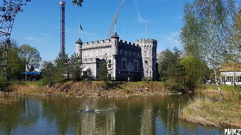 Merlin's Magic Castle | Flat Ride at Walibi Holland | Parkz - Theme Parks