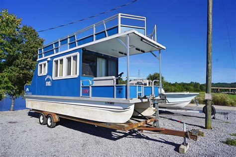 Custom Houseboat Pontoon | Harbortowne Marine | Full Service Marine ...