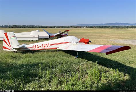 HA-1211 | Scheibe SF.25B Falke | Private | Ferenc Kolos | JetPhotos