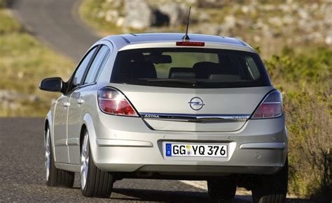 Opel Astra Hatchback Reviews Technical Data