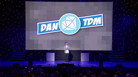 Dantdm Tour (#3190518) - HD Wallpaper & Backgrounds Download