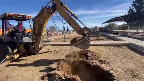 Inicia la construcción de techumbre y cancha para el parque de El