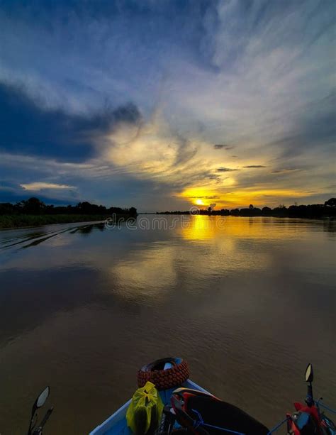 Mahakam river editorial image. Image of morning, evening - 266164005