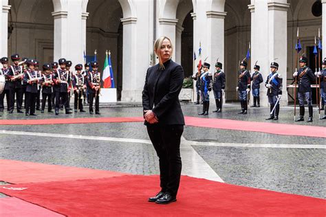 Meloni Vola A Tunisi Per Trattare Con Saied E Ridurre Gli Sbarchi