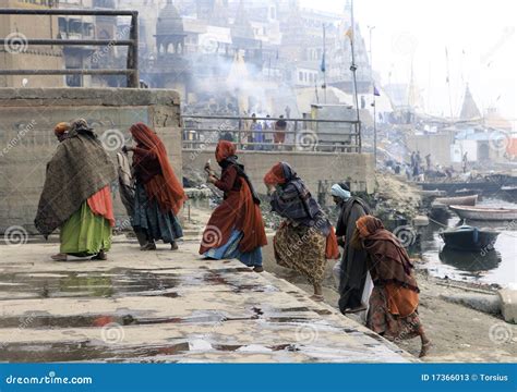 Crematorium editorial stock photo. Image of varanasi - 17366013